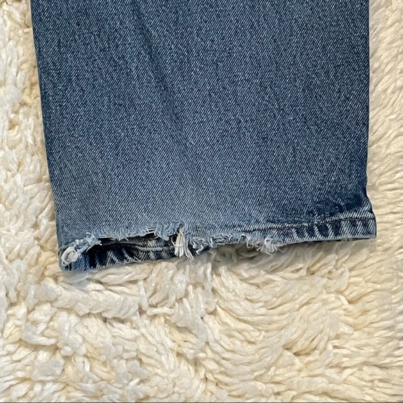 LL Bean Classic Fit Jeans Mens 44X29(28) Med Wash Straight Leg Distressed - Picture 6 of 8